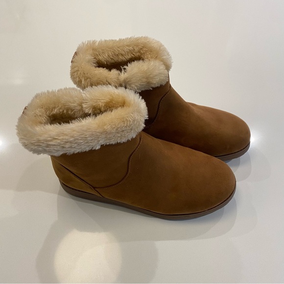 Cat & Jack Girls Faux Suede boots size 5 - Picture 6 of 8